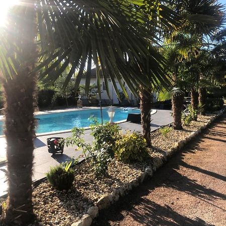 Villa Bergerac Avec Piscine Екстериор снимка