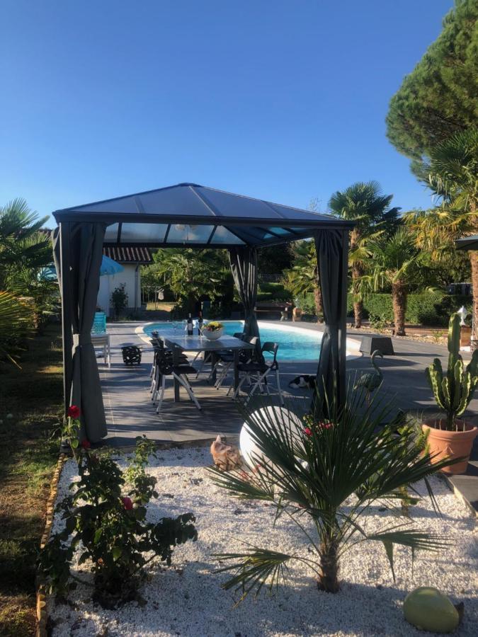 Villa Bergerac Avec Piscine Екстериор снимка