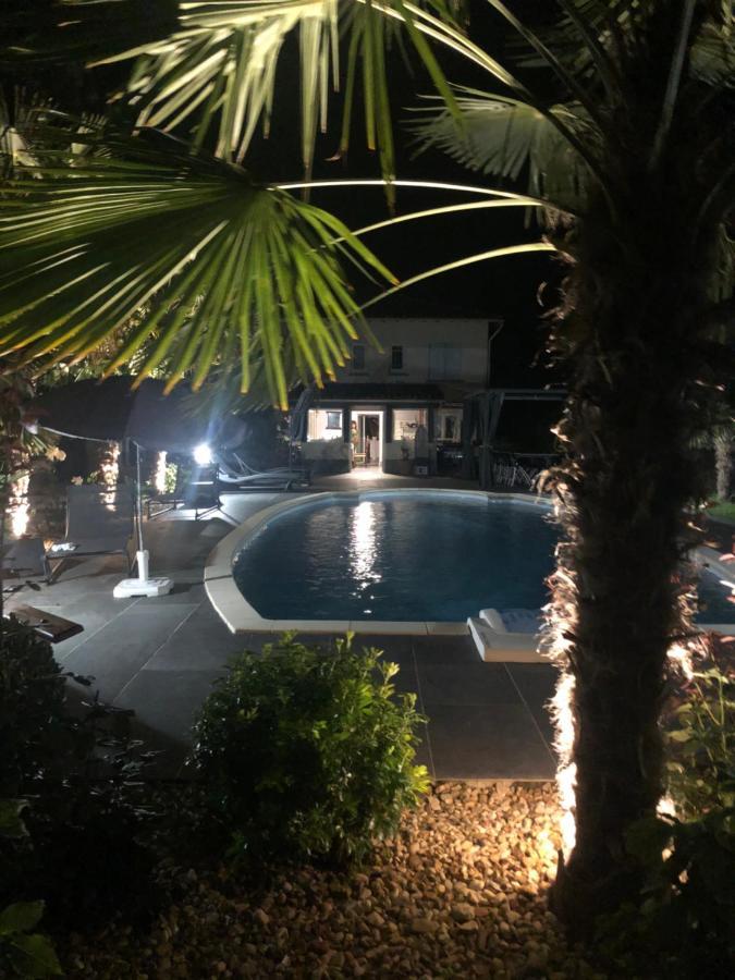 Villa Bergerac Avec Piscine Екстериор снимка