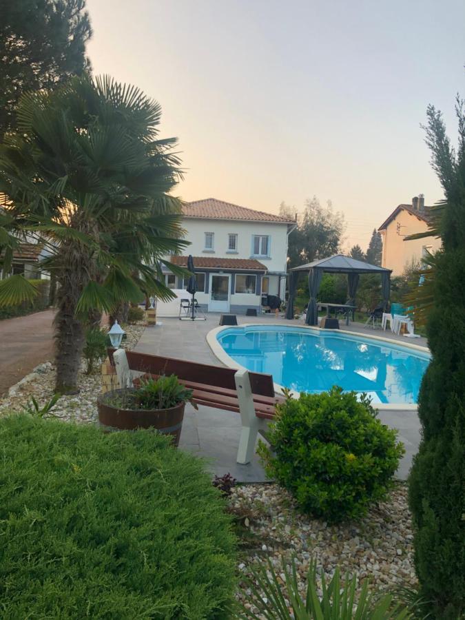 Villa Bergerac Avec Piscine Екстериор снимка